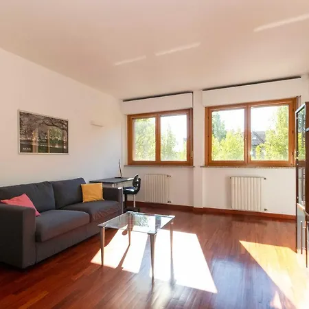 Cozy&spacious Apt 2 Min Walk From The Tram Stop! * Turín