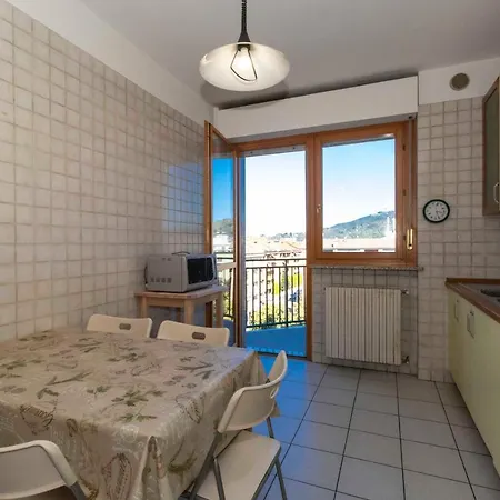 Lejlighed Cozy&spacious Apt 2 Min Walk From The Tram Stop! *