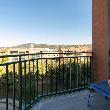 Lejlighed Cozy&spacious Apt 2 Min Walk From The Tram Stop!