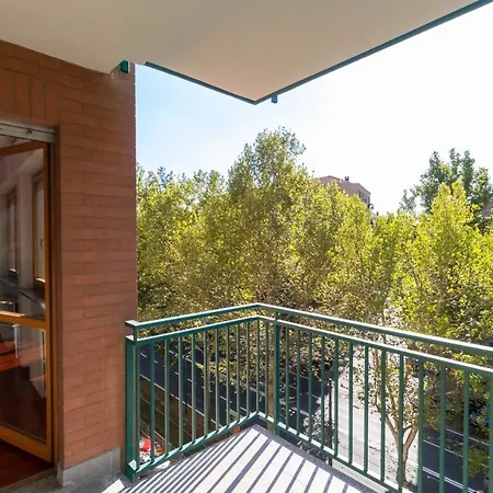 Cozy&spacious Apt 2 Min Walk From The Tram Stop! *