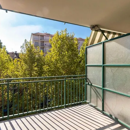Cozy&spacious Apt 2 Min Walk From The Tram Stop! Apartamento Turín