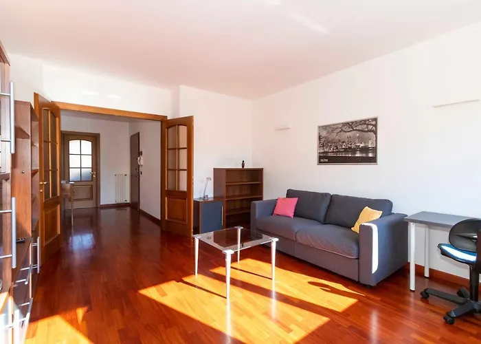 Cozy&spacious Apt 2 Min Walk From The Tram Stop! Turin